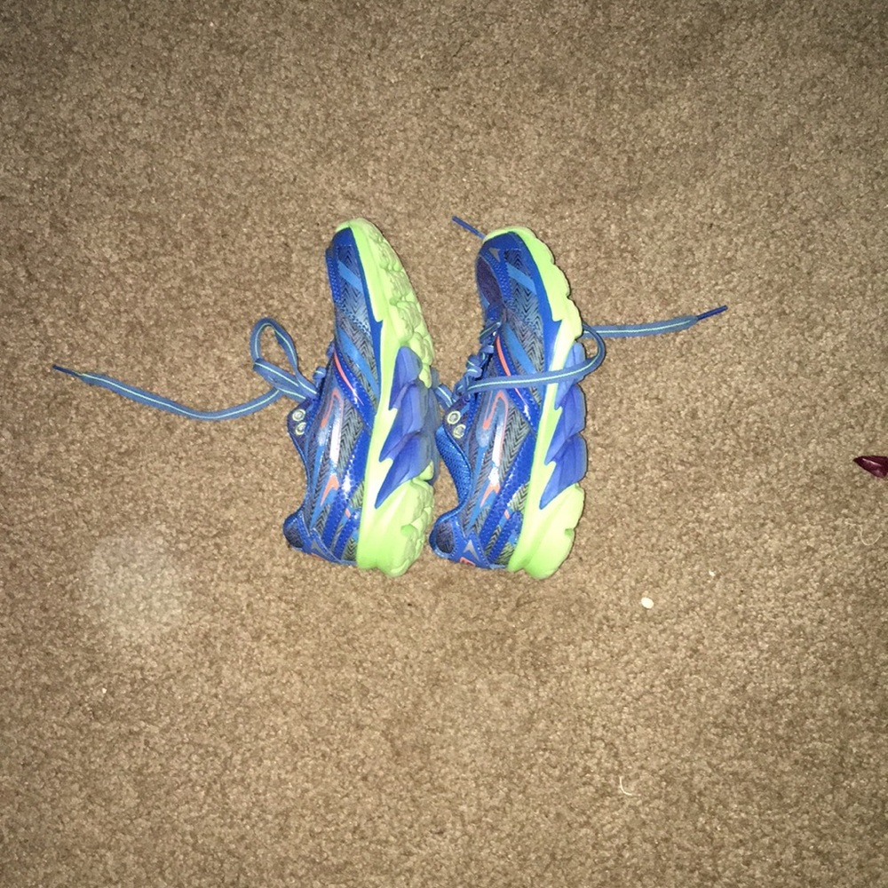 Shoes - Picture 2 of 3
